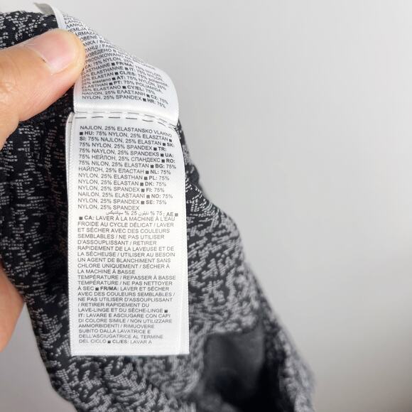 Athleta Small Black Gray Ultimate Stash Pocket Textured 7/8 Tight Static Print - Picture 10 of 12